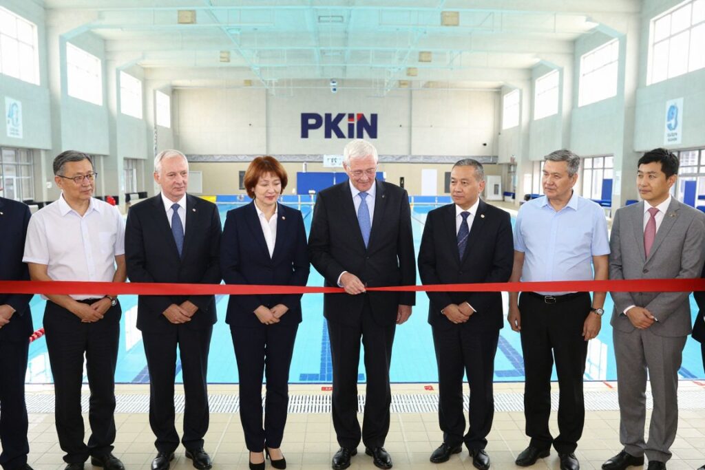 Ceremonia otwarcia basenu PKiN po remoncie w 2015 roku